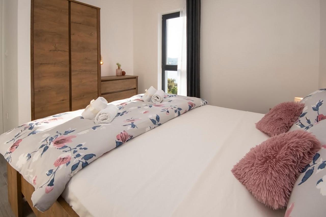 Apartments Suzy ชิเบนิก ภายนอก รูปภาพ