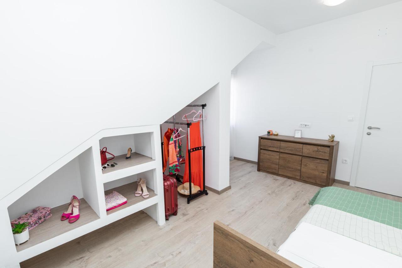 Apartments Suzy ชิเบนิก ภายนอก รูปภาพ