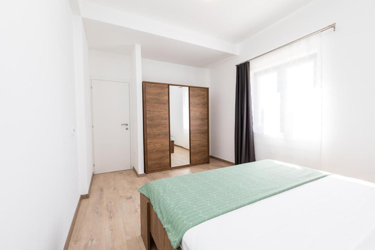 Apartments Suzy ชิเบนิก ภายนอก รูปภาพ