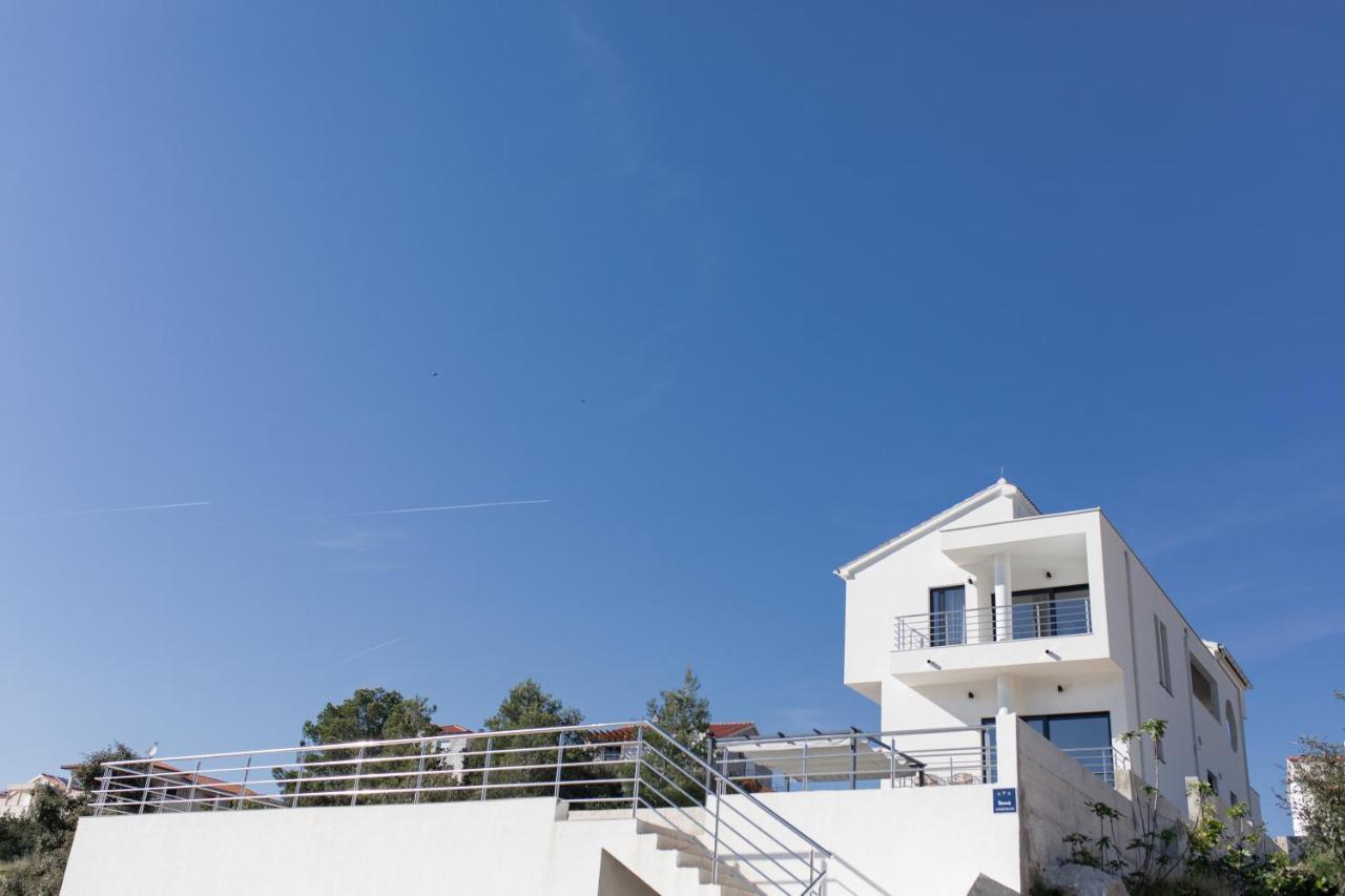 Apartments Suzy ชิเบนิก ภายนอก รูปภาพ
